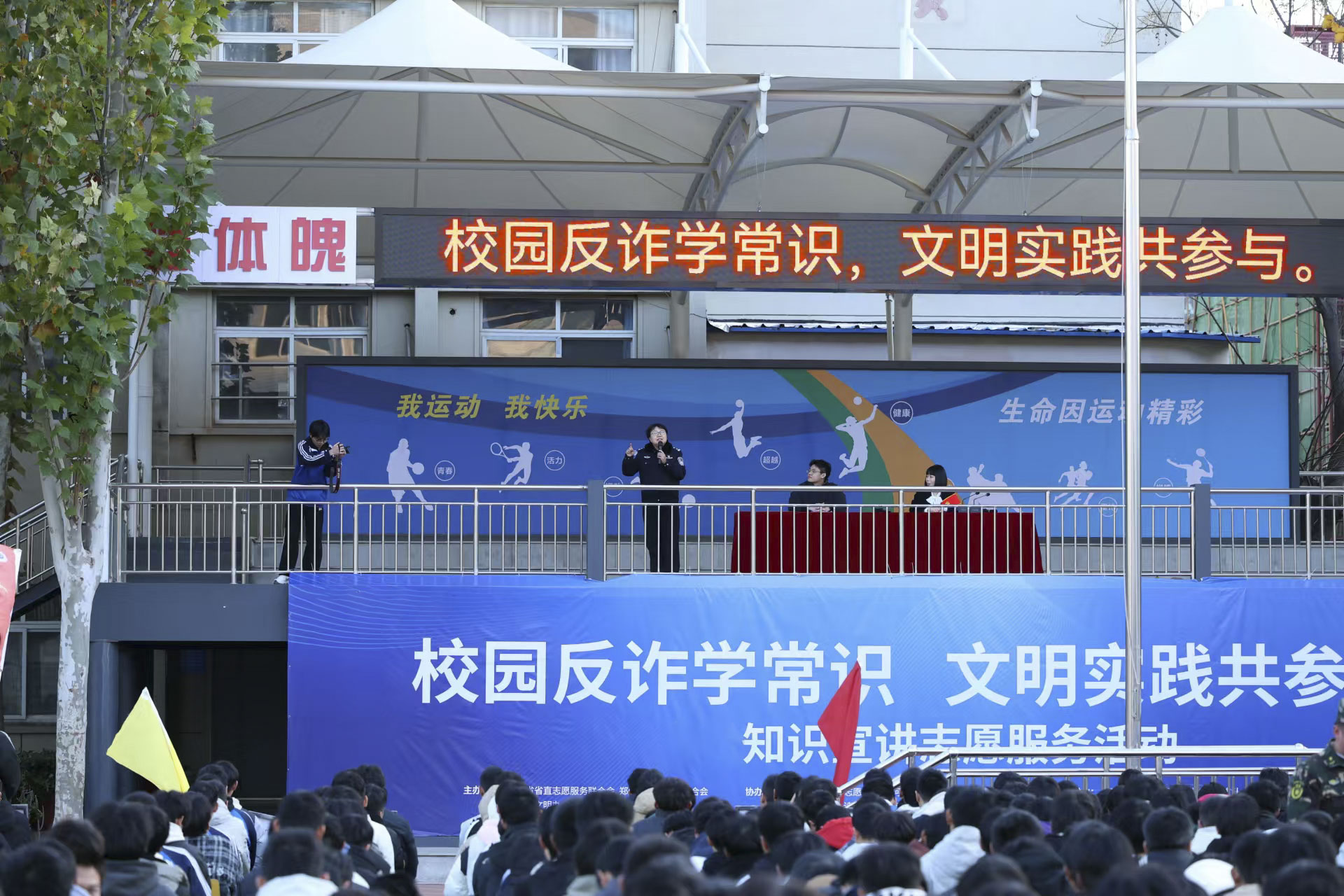 女二特写新.jpg 女二特写新.jpg